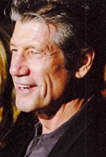 How tall is Fred Ward?